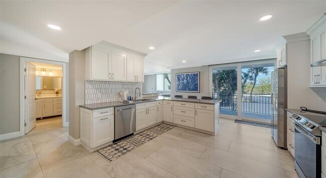 Building Photo - 4822 Ocean Blvd