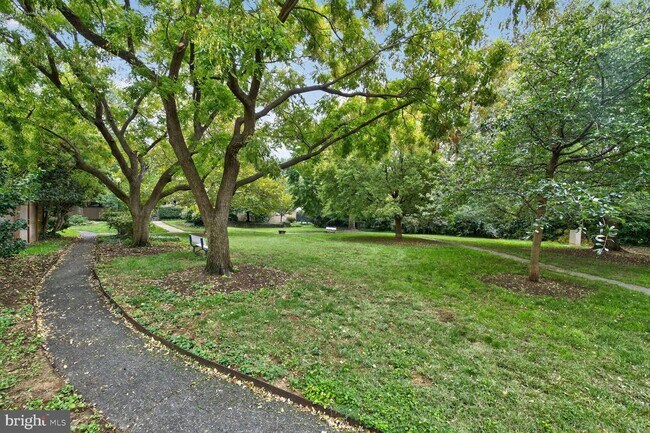 Building Photo - 333 N St SW