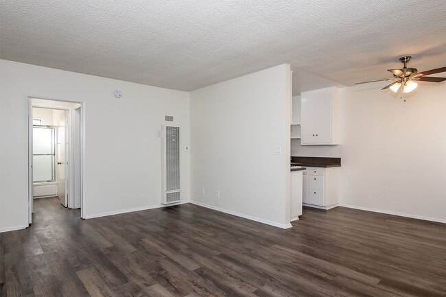 Interior Photo - mar126