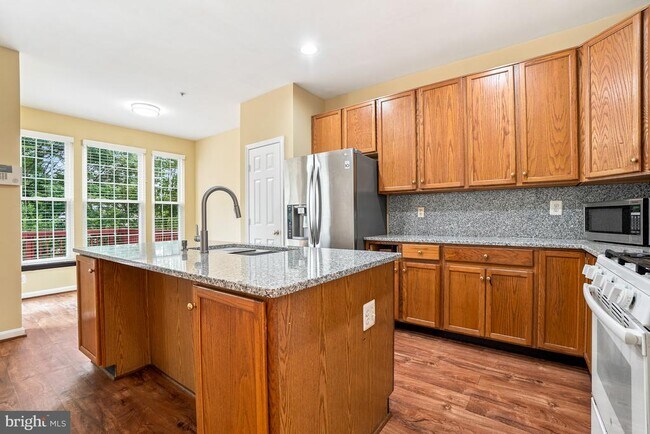 Building Photo - 13711 Dunbar Terrace