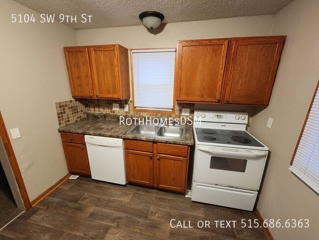 Building Photo - 5104 SW 9th St