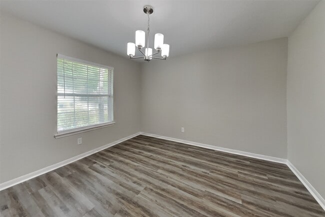 Building Photo - 32411 Cross Spring Park Ln