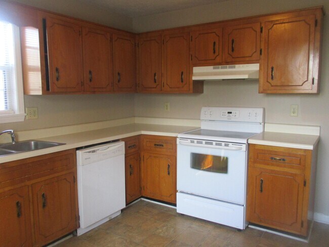 Building Photo - 208 Angel Ct