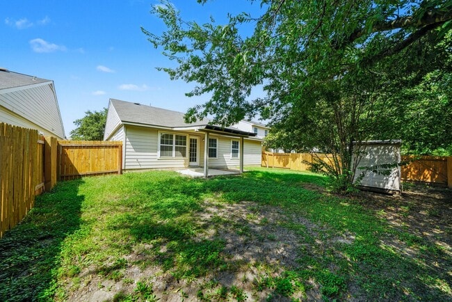 Building Photo - Westover Valley Single-Story on Greenbelt ...
