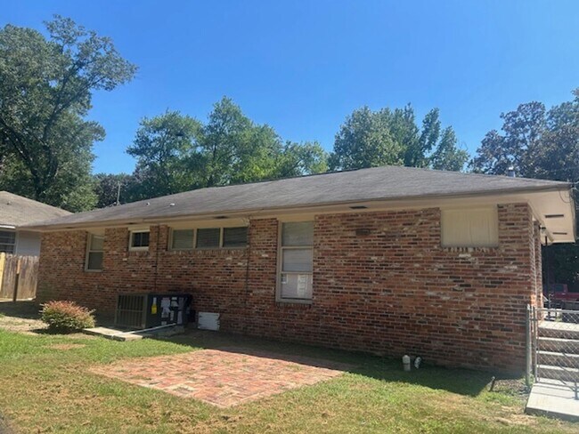 Building Photo - New On the Market!