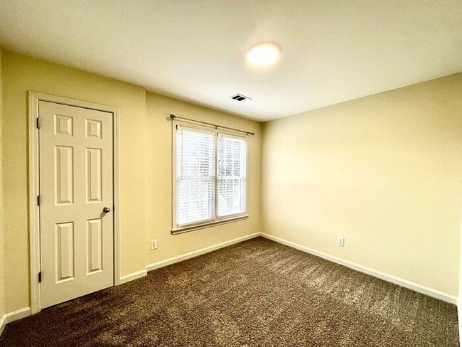 Building Photo - 4925 Byers Rd