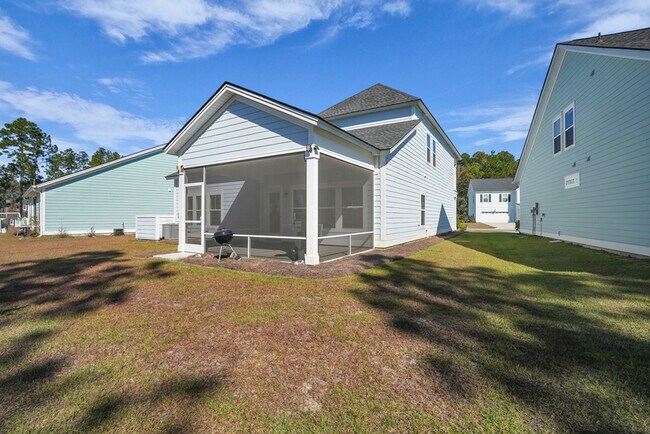 Building Photo - 145 Binscombe Ln