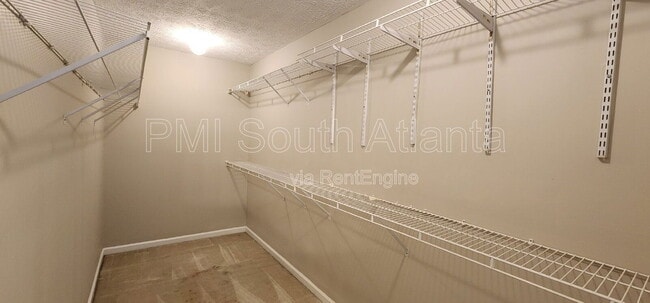 Building Photo - 2330 Burdett Ridge Dr