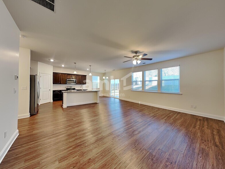 Building Photo - 1930 Sterling Brook Ct