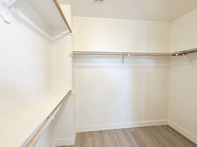 Building Photo - 4 BEDROOM WITH LOFT IN CUL DE SAC IN LONE MOUNTAIN