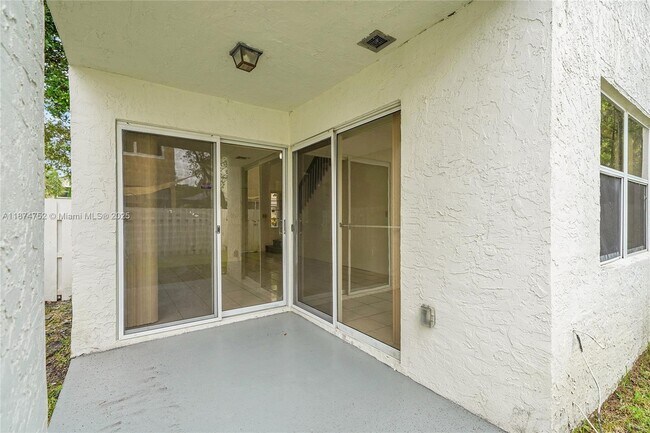 Building Photo - 815 NW 98th Ave