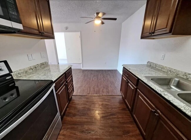 Building Photo - 10202 Black Mountain Rd