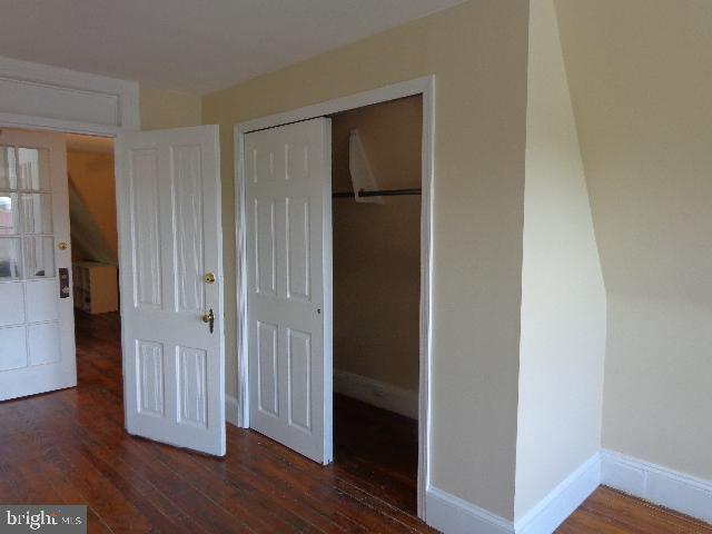 Building Photo - 25 Montrose Ave