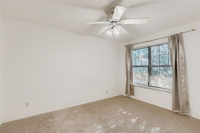 Building Photo - 9507 Quail Village Ln