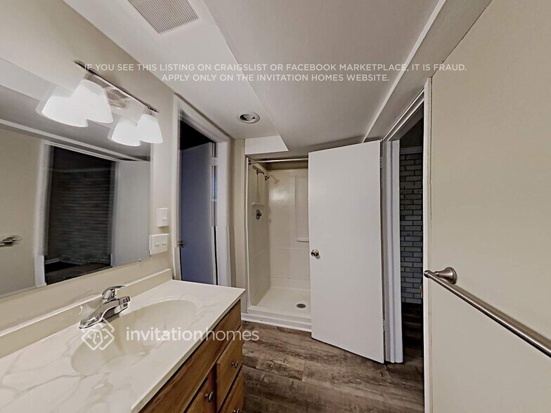 Building Photo - 2911 W 85th St