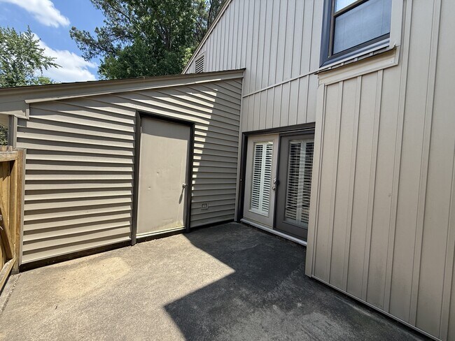 Building Photo - 103 Sunshine Ln