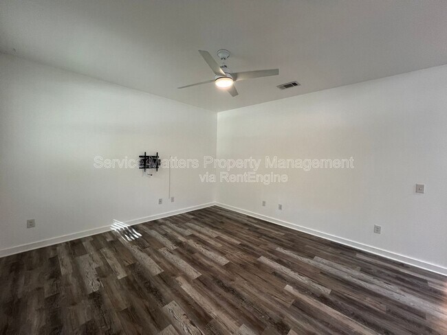 Building Photo - 6150 Franklin St