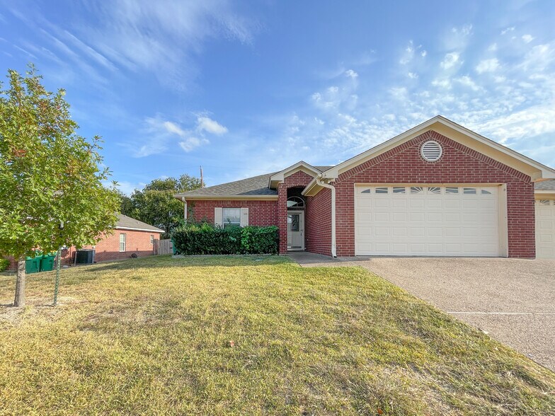 Building Photo - 3064 Palomino Trl