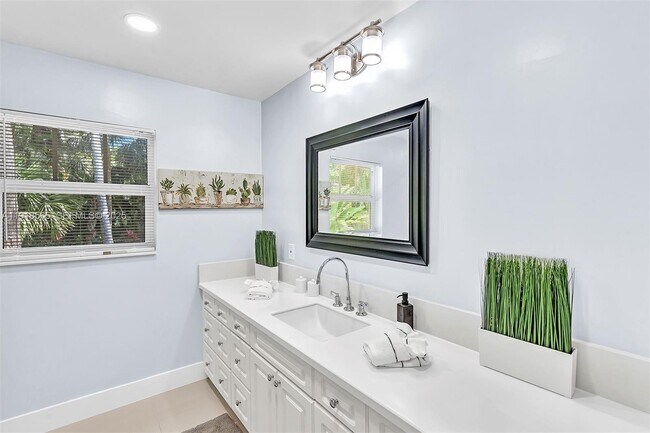 Building Photo - 2191 SW 27th Ln