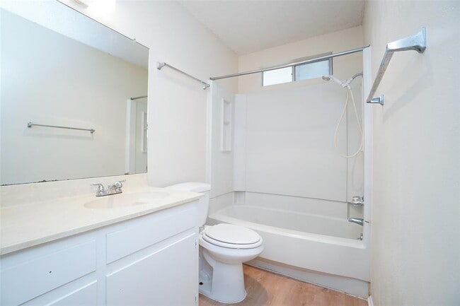 Building Photo - 3305 Dunliegh Dr