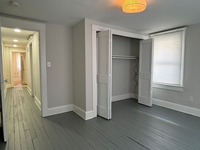 Building Photo - 2 Bed, 2 Bath Minutes from Downtown!