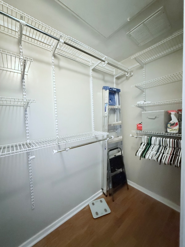 Building Photo - 2125 Southend Dr