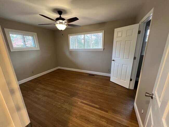 Building Photo - 2038 Conway Dr