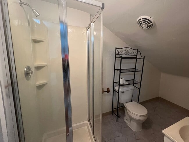 Building Photo - Spacious Updated 4BED/3BATH In Southside -...