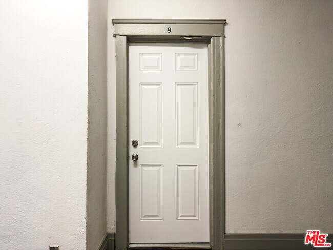 Building Photo - 908 Normandie Ave