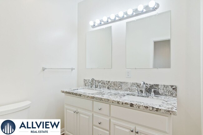 Building Photo - 629 S Lemon St