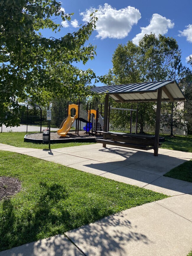 Building Photo - 6201 Spring River Dr