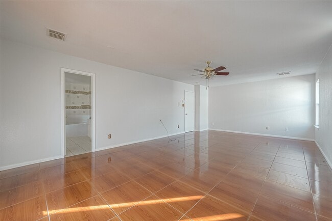 Building Photo - 9407 Demsey Mill Dr