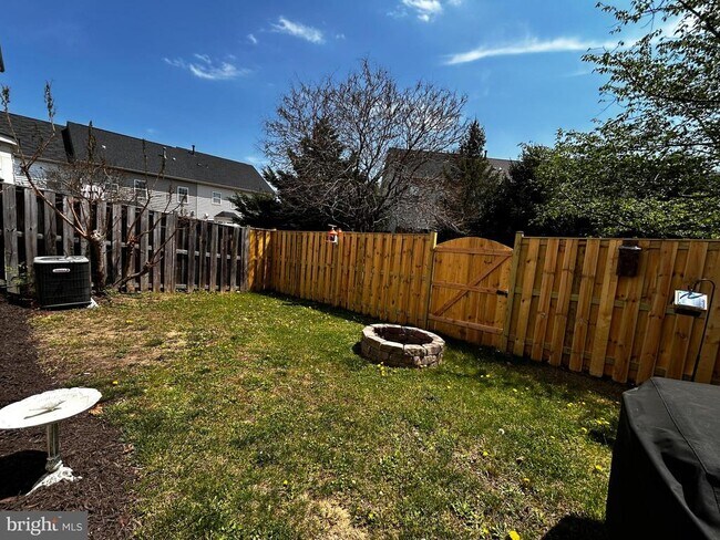 Building Photo - 312 Quinton Oaks Cir
