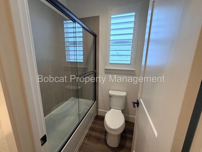 Building Photo - Modern Lock-and-Leave Living in the Heart of Carson City