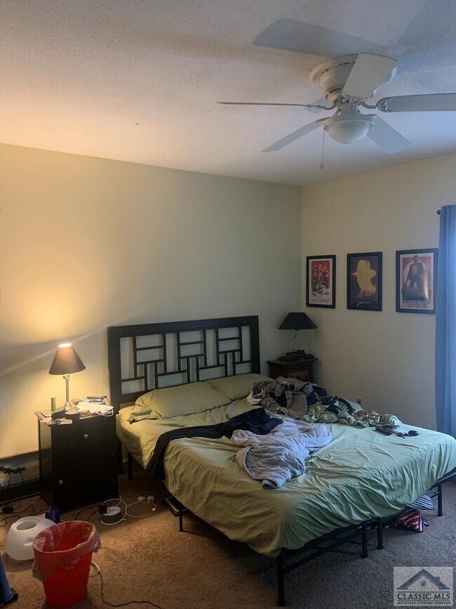 Building Photo - 350 S Pope St