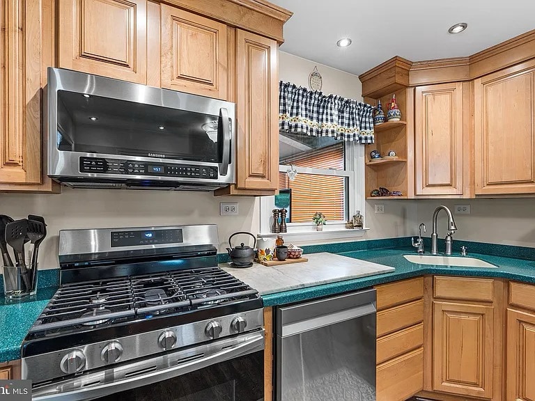 Building Photo - 5 Valley View Ct