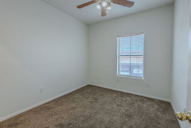 Building Photo - $500.00 MOVE-IN CREDIT TOWARDS FIRST MONTH RENT!!!!!!!! Beautiful Santa Rita Townhome in Sahuarita!!