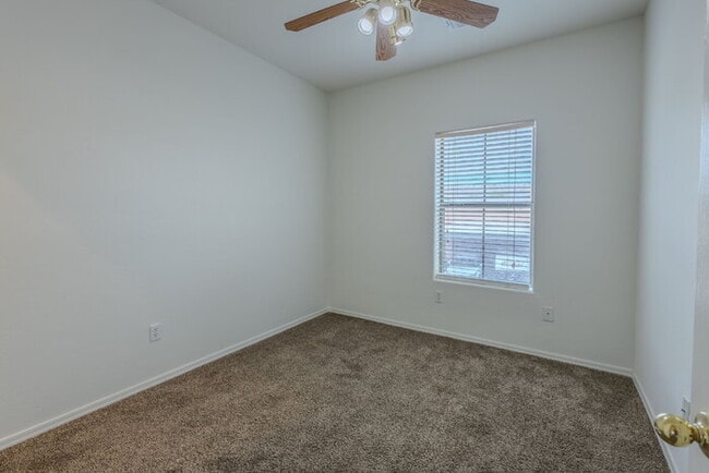 Building Photo - Beautiful Santa Rita Townhome in Sahuarita!!