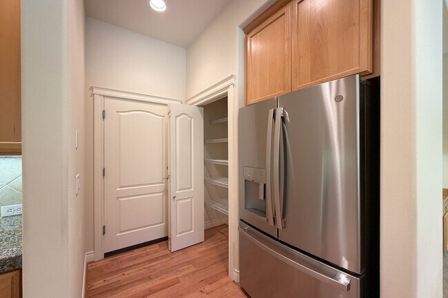 Building Photo - 3Bd/2.5Ba Redmond Home