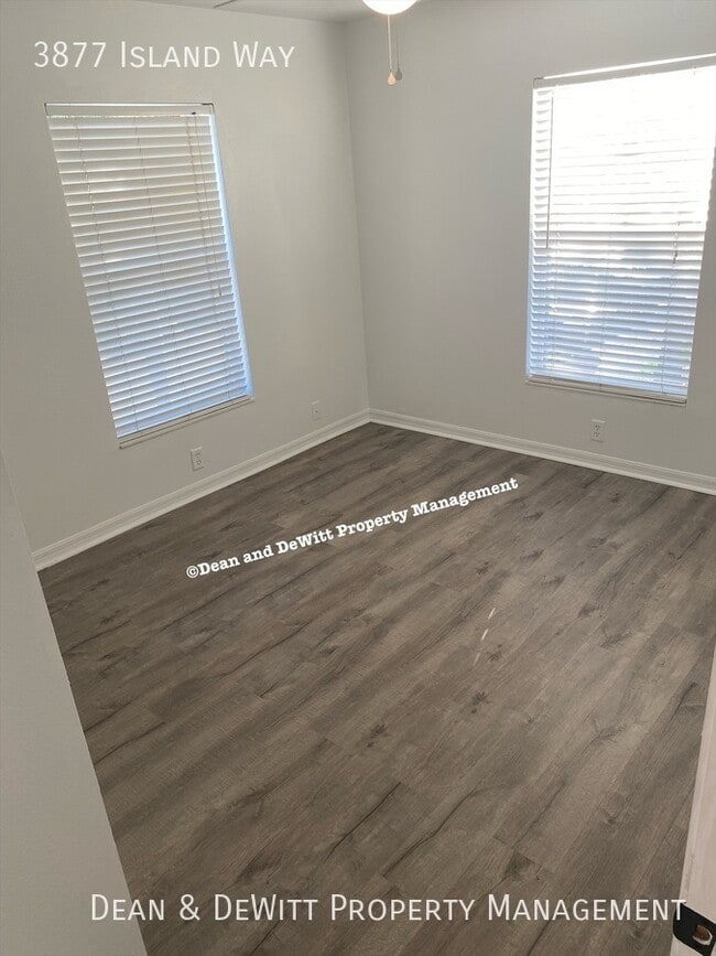 Building Photo - 3877 Island Way