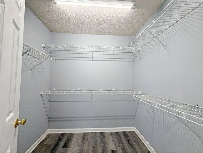 Building Photo - 11545 Carriage Park Ln