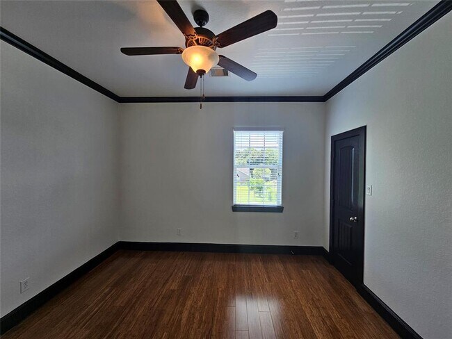 Building Photo - 6724 Keats Ave