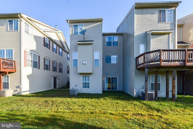 Building Photo - 1551 Falling Brook Ct