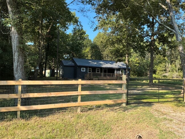 Building Photo - 10928 L&M Rd