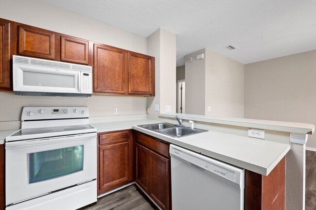 Building Photo - Beautiful 3 Bedroom, 2.5 bath townhouse for rent in Wesley Chapel.