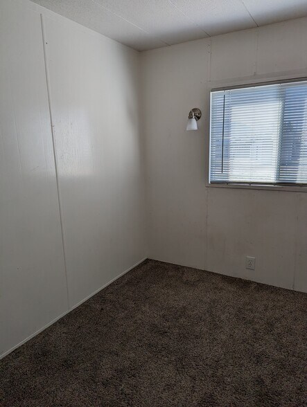 Building Photo - 2420 Poole Way