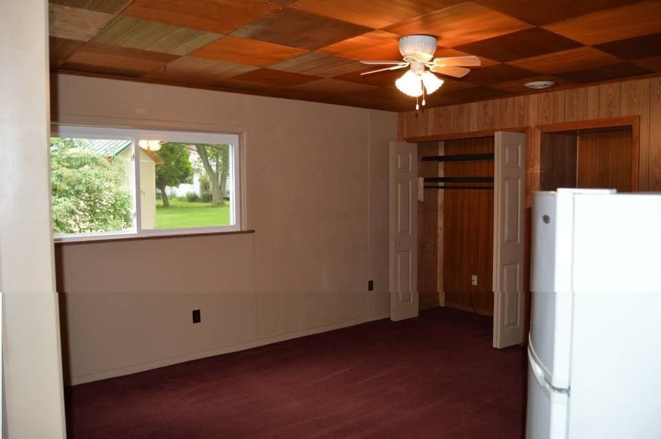 Building Photo - 4826 W Old Lincoln Way