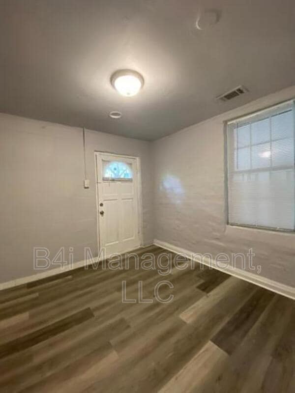 Building Photo - 2609 Avalon Rd