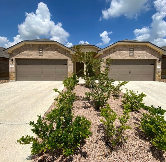 Primary Photo - 3/2 Duplex in New Braunfels, TX