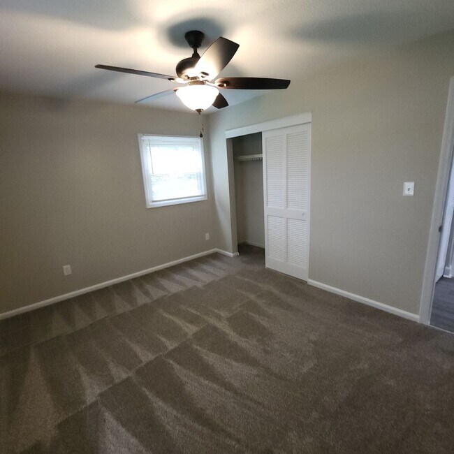 Building Photo - Remodeled Brick Ranch FOR RENT in Kernersv...